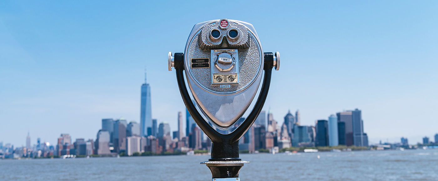 Manhattan genom en kikare