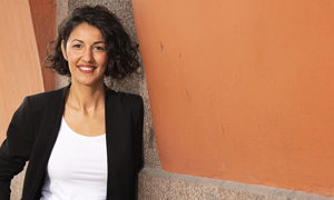 Yildiz, glad kvinna